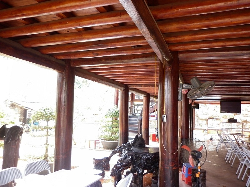 san tang 1 nha den hung vuong